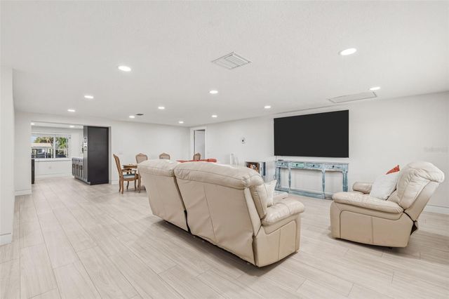 105 LELAND STREET SE, Port Charlotte, FL 33952