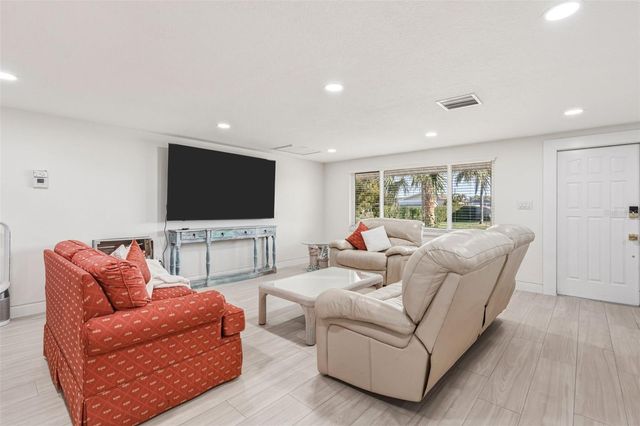 105 LELAND STREET SE, Port Charlotte, FL 33952