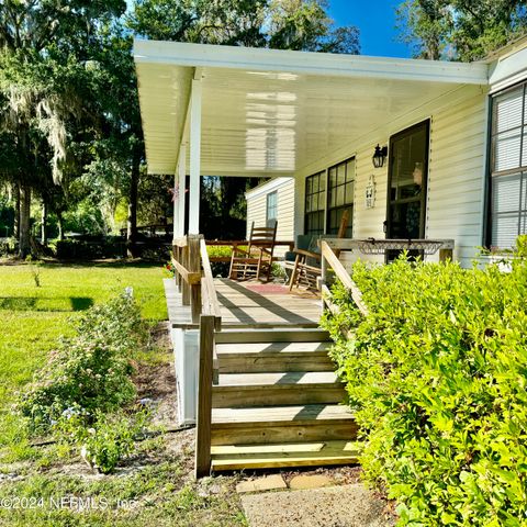 105 GEORGE Avenue, Interlachen, FL 32148