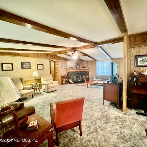 105 GEORGE Avenue, Interlachen, FL 32148