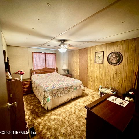 105 GEORGE Avenue, Interlachen, FL 32148