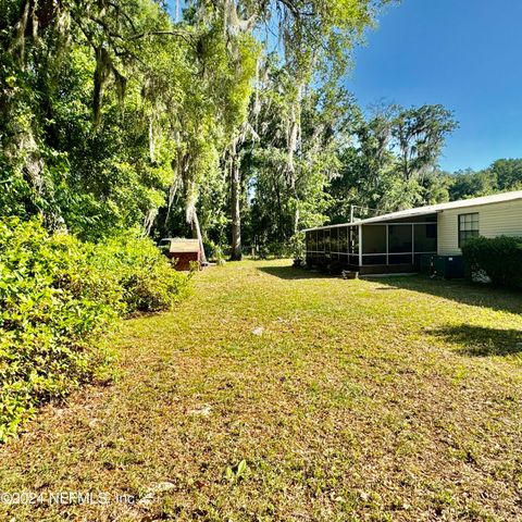 105 GEORGE Avenue, Interlachen, FL 32148