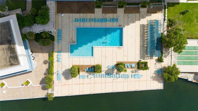 300 Bayview Dr 1504, Sunny Isles Beach, FL 33160