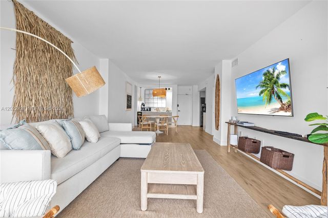300 Bayview Dr 1504, Sunny Isles Beach, FL 33160