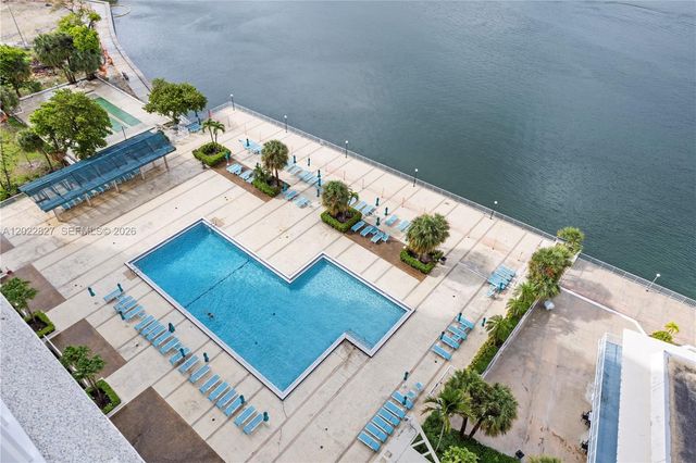 300 Bayview Dr 1504, Sunny Isles Beach, FL 33160