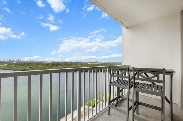 300 Bayview Dr 1504, Sunny Isles Beach, FL 33160