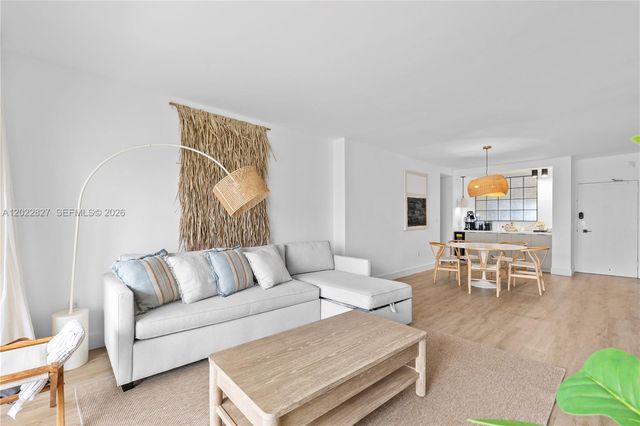 300 Bayview Dr 1504, Sunny Isles Beach, FL 33160