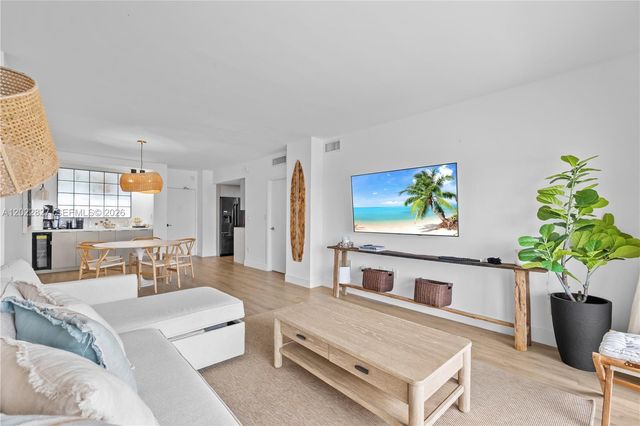 300 Bayview Dr 1504, Sunny Isles Beach, FL 33160