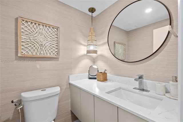 300 Bayview Dr 1504, Sunny Isles Beach, FL 33160