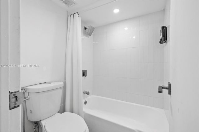 300 Bayview Dr 1504, Sunny Isles Beach, FL 33160