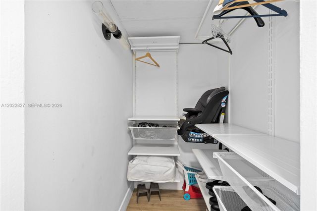 300 Bayview Dr 1504, Sunny Isles Beach, FL 33160