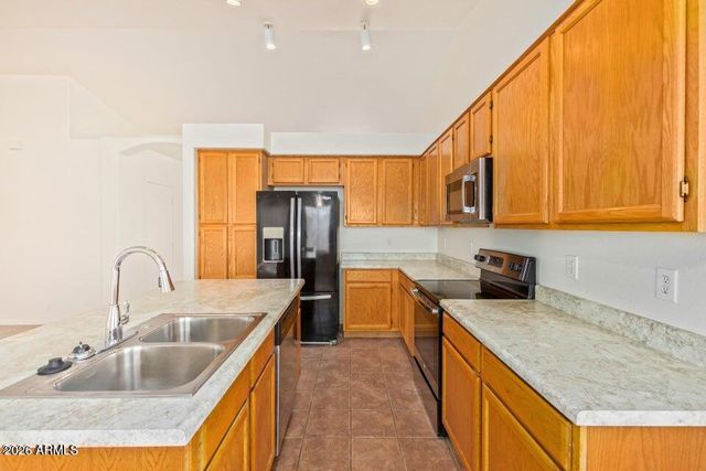 6585 N 77th Drive, Glendale, AZ 85303