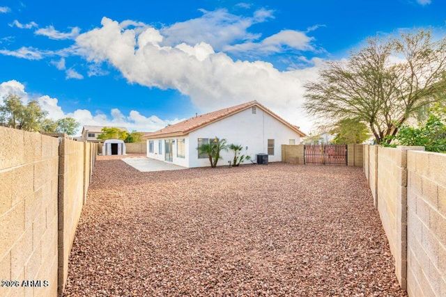6585 N 77th Drive, Glendale, AZ 85303