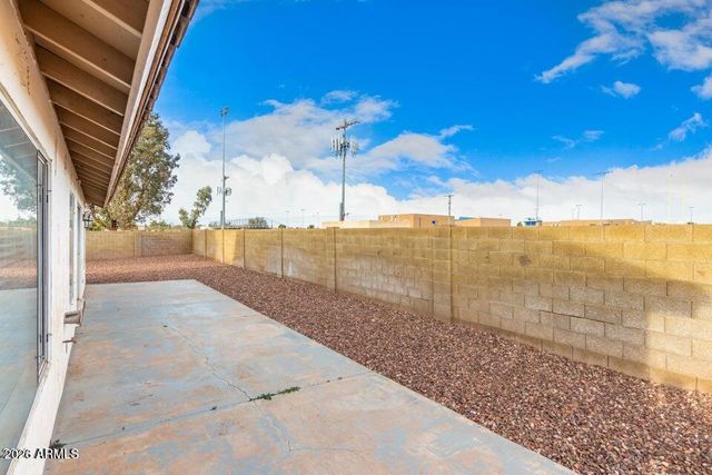 6585 N 77th Drive, Glendale, AZ 85303
