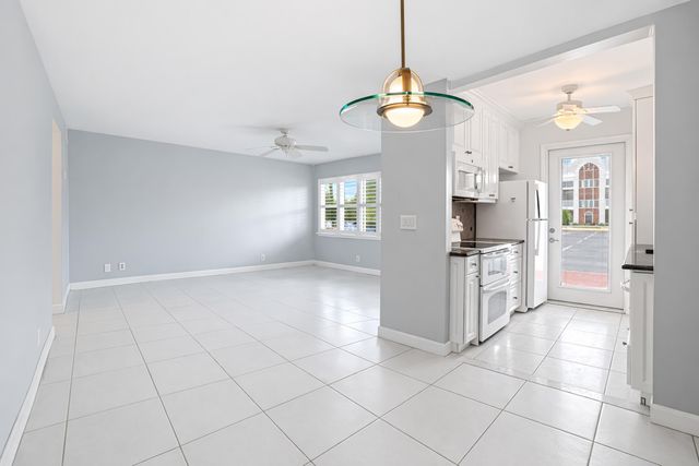 130 Doolen Court 108, North Palm Beach, FL 33408