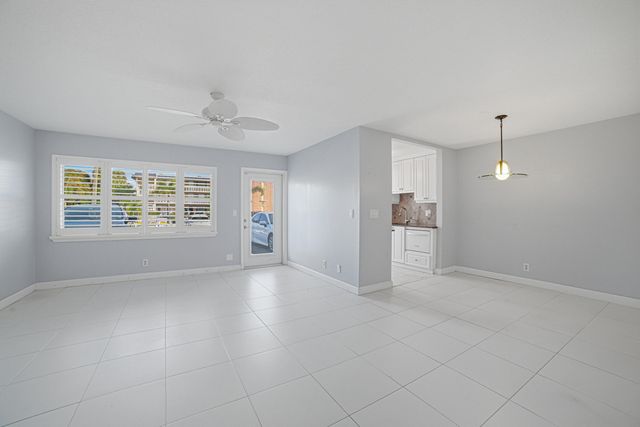 130 Doolen Court 108, North Palm Beach, FL 33408