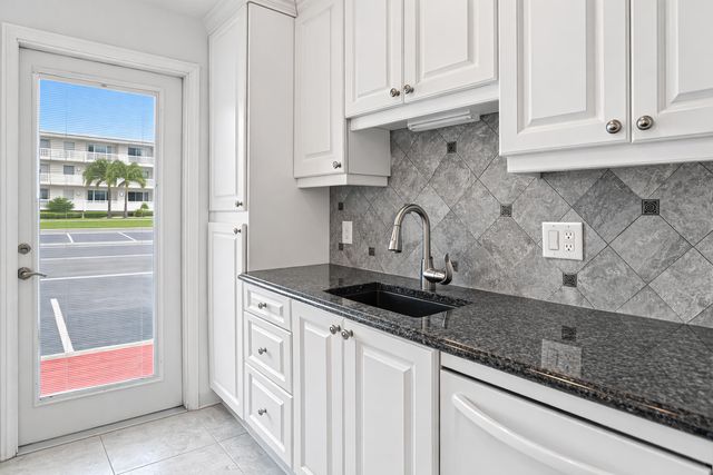 130 Doolen Court 108, North Palm Beach, FL 33408