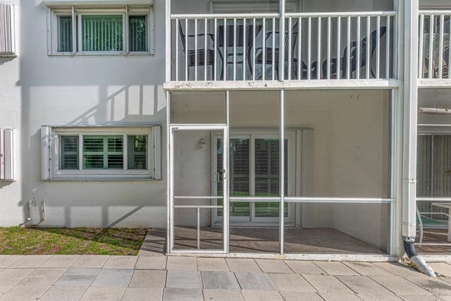 130 Doolen Court 108, North Palm Beach, FL 33408