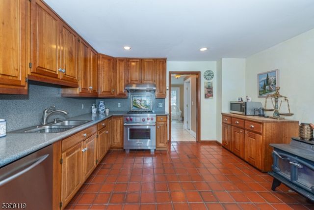 107 Clove Rd 3, Wantage Twp., NJ 07461