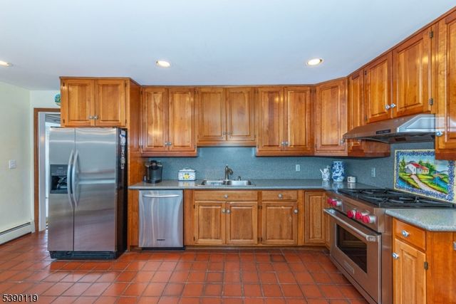 107 Clove Rd 3, Wantage Twp., NJ 07461