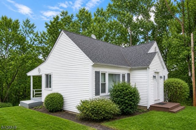 107 Clove Rd 3, Wantage Twp., NJ 07461