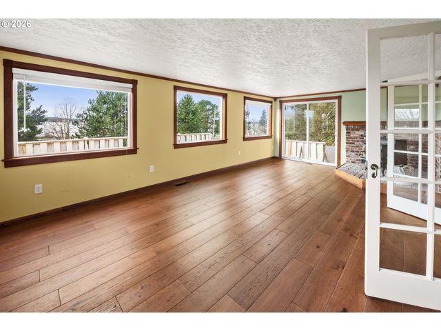 886 FLORENCE Ave, Astoria, OR 97103