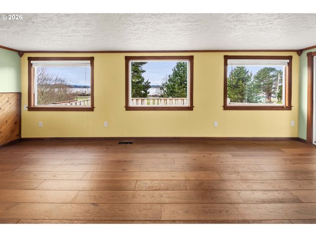 886 FLORENCE Ave, Astoria, OR 97103