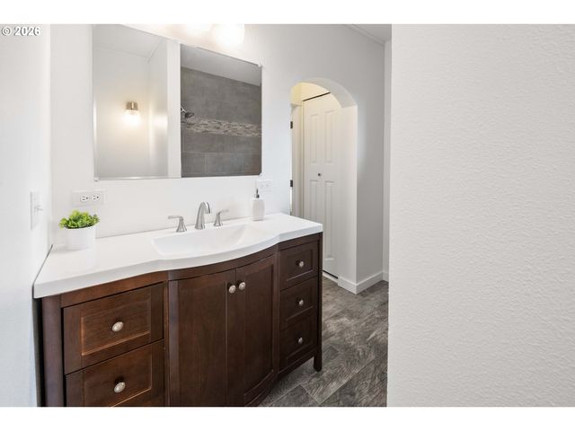 886 FLORENCE Ave, Astoria, OR 97103