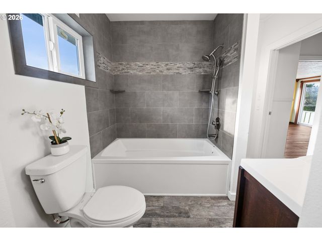 886 FLORENCE Ave, Astoria, OR 97103