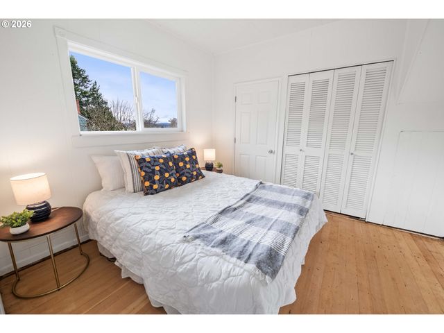 886 FLORENCE Ave, Astoria, OR 97103