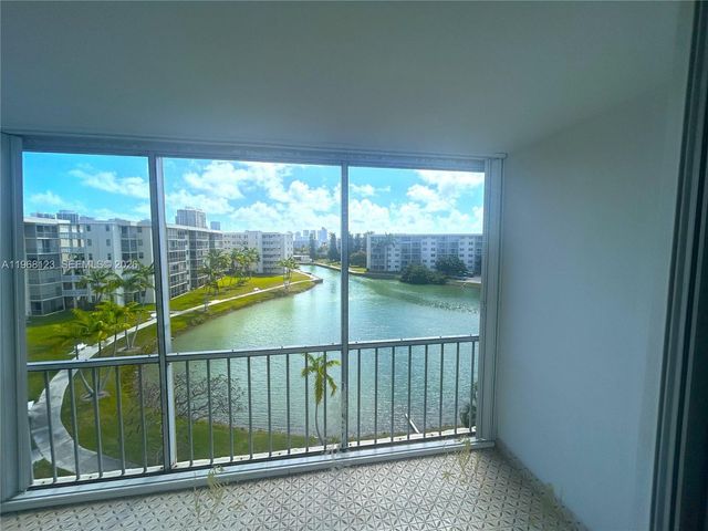 2851 Leonard Drive J502, Aventura, FL 33160