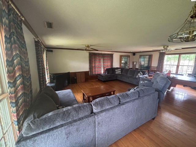 2201 Peerless Road NW, Cleveland, TN 37311