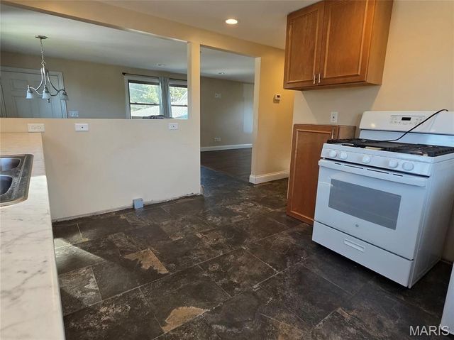 184 S Pence Street, East Alton, IL 62024