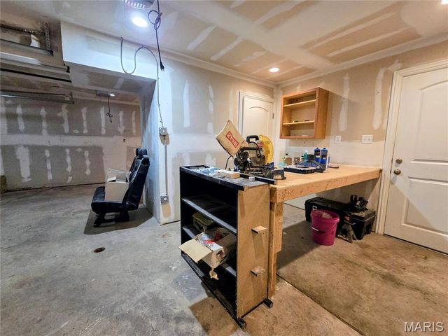 184 S Pence Street, East Alton, IL 62024