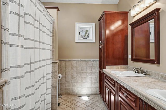 1 Rainbow Way, Ballston Spa, NY 12020