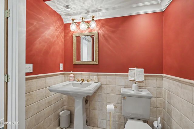 1 Rainbow Way, Ballston Spa, NY 12020
