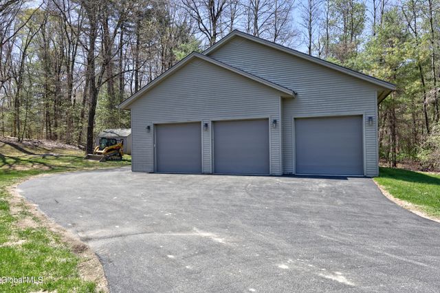 1 Rainbow Way, Ballston Spa, NY 12020