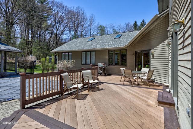 1 Rainbow Way, Ballston Spa, NY 12020