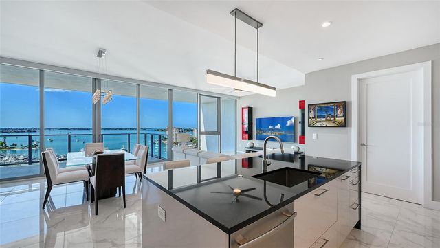 1155 N GULFSTREAM AVENUE 1107, Sarasota, FL 34236