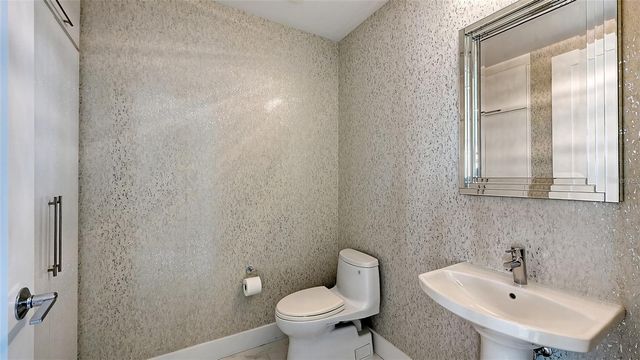 1155 N GULFSTREAM AVENUE 1107, Sarasota, FL 34236