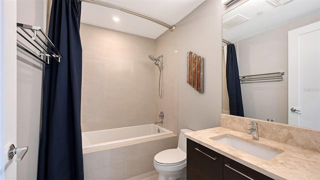 1155 N GULFSTREAM AVENUE 1107, Sarasota, FL 34236