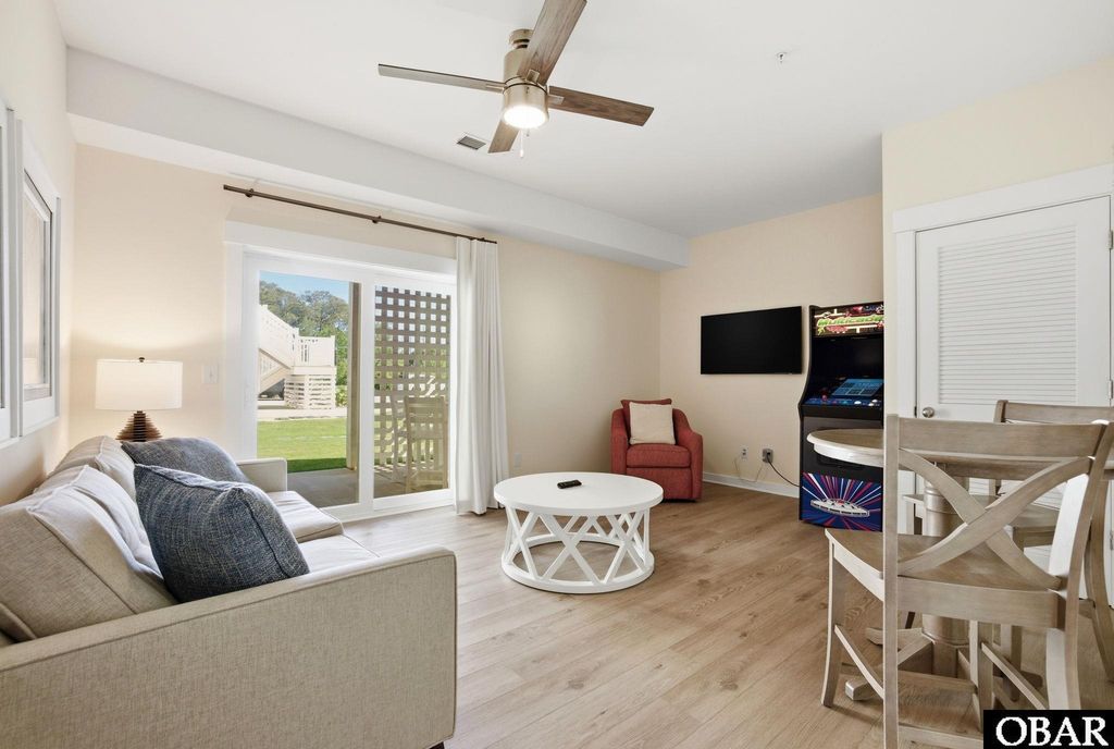 Image 29 of property listing at 1117 Cambridge Road Unit 311H, Kill Devil Hills, NC 27948