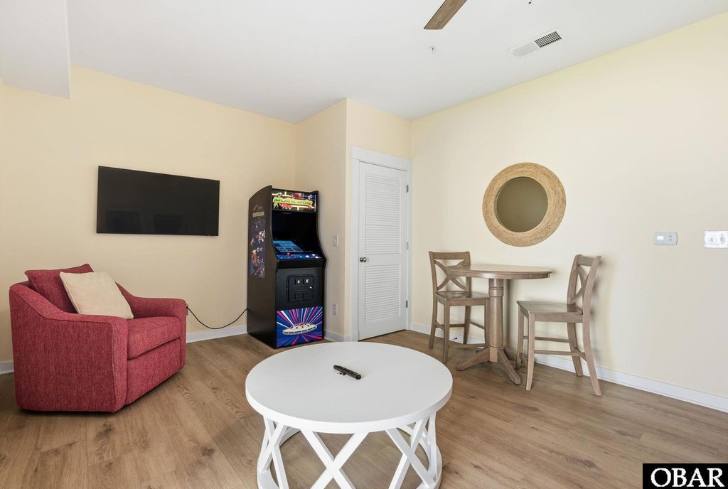 Image 30 of property listing at 1117 Cambridge Road Unit 311H, Kill Devil Hills, NC 27948
