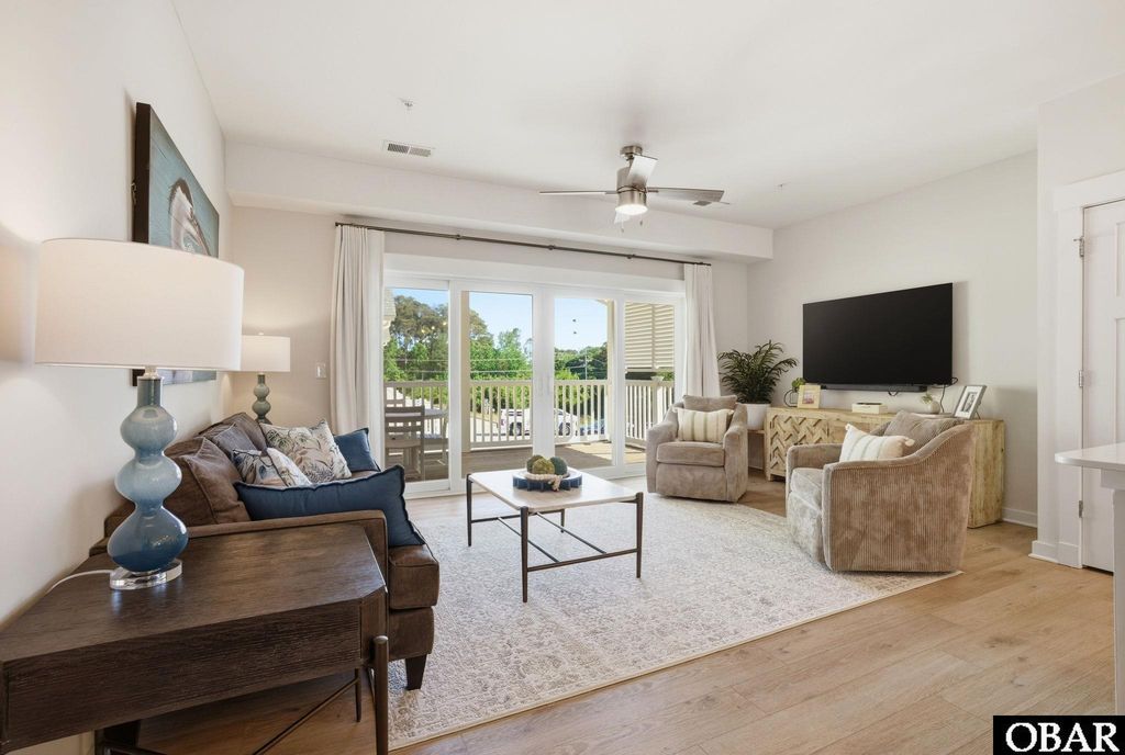 Image 10 of property listing at 1117 Cambridge Road Unit 311H, Kill Devil Hills, NC 27948