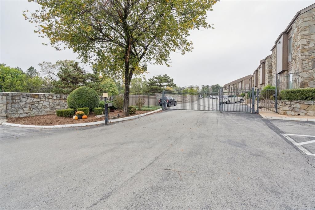 6000 N Pennsylvania Avenue 16, Oklahoma City, OK 73112