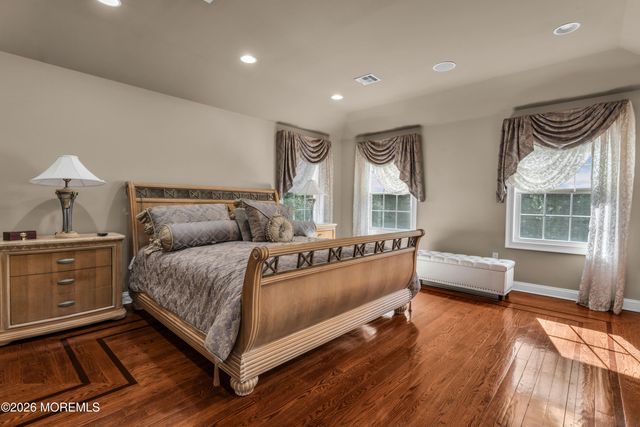12 White Oak Lane 112, Aberdeen, NJ 07747