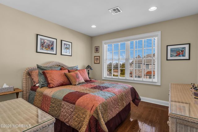 12 White Oak Lane 112, Aberdeen, NJ 07747
