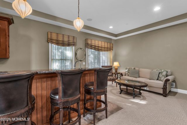 12 White Oak Lane 112, Aberdeen, NJ 07747