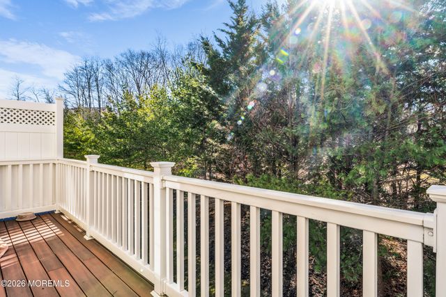 12 White Oak Lane 112, Aberdeen, NJ 07747