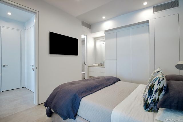 75-34 West Shore Road 34, Port Washington, NY 11050